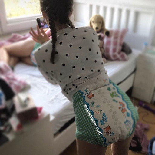 daddys-littleprincess2:  psscht…teddy I was a naughty girl, don’t tell daddy anything 🤫🙈🐻