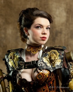 gentlemanofthenight:  These sexy steampunk ladies get my engine revving and my pistons pumping!