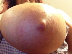 nothingunderag:  This is definitely just ripe for sucking!  would love to