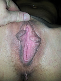 largelabiaconnoisseur:  Submission 1 of 4: Check out this juicy hole… Mmmmmm Have any large labia experiences?  Want to show me yours?  Follow, Submit or send to: “lovecoldcuts@gmail.com”  Do you love my site?  Show your support by visiting
