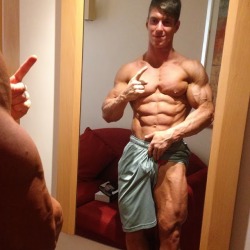 dudes-on-demand:  Zack McGuirk  http://aestheticmuscleclub.com/tag/zack-mcguirk/