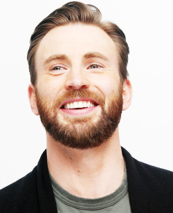 weheartchrisevans:  I won’t say it’s not useful to self-reflect, but I realize the part of you that’s fueling the self-reflection is actually more akin to your ego than the situation you’re in. 