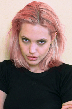nudded:  youth-lagoon:  icon  she is so fkn perf ok 