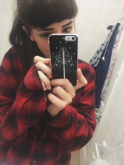 agingb0nes:  How perfect is my new phone case  That&rsquo;s soo cool where did you get it from? Loving the white tree of gondor design :)