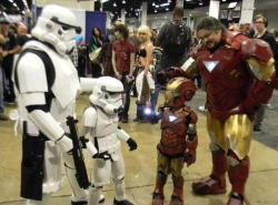 metal-now:  cyborgslayer:  chazzthejazz:  Parenting: Level Un-Fucking-Believable.  this is adorable and i love that their kids’ costumes arent some half-assed shit… they look phenomenally badass  The kids’ costumes look better than theirs lol