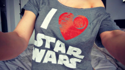 thickchicksnjunk:  thiscouplefucks:  Star Wars nerd -J   Wife material! If you find a woman that loves Star Wars wife her ass up!
