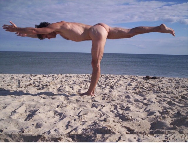 butt-boys:He does naked morning yoga every day. 