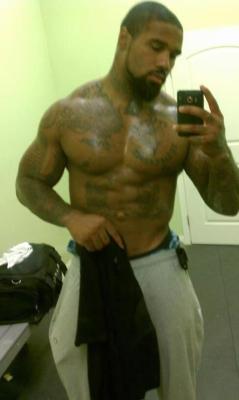 sagittariussevens:  dredz0129:  Awesome!!!  #husband #material #muscle #ripped #torso #guns #motivation #perfection