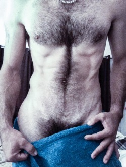 sexy-uredoinitright:  I wanted to make Towel Thursday a thing once upon a time…..  yay!!