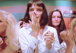 cerveza-con-helado:  paleladise:  where’s this from???   “Pulp fiction” directed by Quentin Tarantino. 