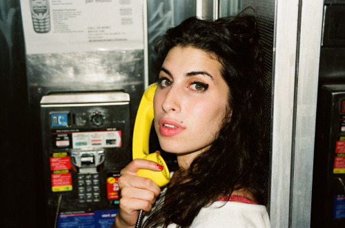 raunchily:  19-year-old Amy Winehouse photographed by Charles Moriarty, 2003