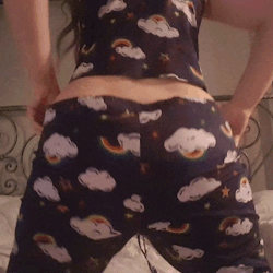 slut-solutions: More booty silliness. ;-) @goaskalandra - You have the hottest ass and pussy! *Lick, lick, lick* 