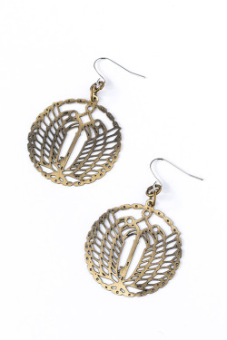 snkmerchandise: News: SnK ACOS Eren &amp; Levi Cosplay Plate Earrings Original Release Date: September 28th, 2017Retail Price: 1,500 Yen for each pair ACOS has released previews of their upcoming copper-plated earrings, with a basement key design for