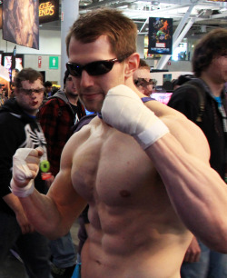 takeandfake:  Johnny Cage cosplayer