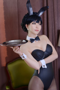 cosplayeverywhere:  Burrow Gentlemen’s club ~ Claire  Damn son, Baku likes the best shit! Especially that first pic.