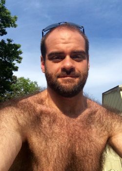 hairy-shoulders: thebearunderground:  Follow The Bear Underground and check archives.Posting hot hairy men since 2010 to 14,000+ followers   Say, “WOOF!” (HE WOULD PROBABLY UNDERSTAND YOU!) 