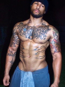 phatrabbitkiller:yup Pecs, ink and abs.
