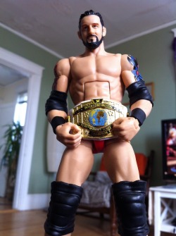 perversionsofjustice:  Dude, Barrett is a fucking stud. I mean, his bulge is bigger in real life but I guess they can’t really depict that in toy replicas. Too bad…