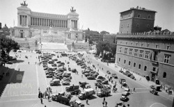 Piazza Venezia, Roma - Italy Giugno 1944