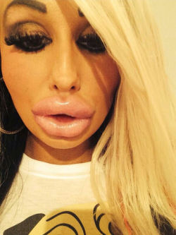 ranndom:  Don’t these lips just have “Insert Cock Here” written all over them?