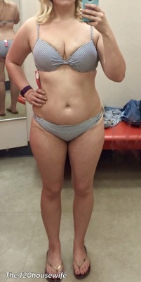 the420housewife:Swimsuit compilation….reblog if you want to see me naked