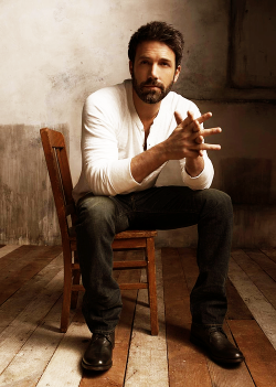 bearded-ness:  Ben Affleck  Not usually an actor I crush on, but he IS handsome, and always looks great with a beard.