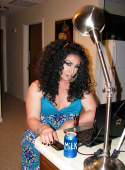 abbyobriensgenderbendingblog:  Just a shot all set up to get on yee ole webcam a little time back with my can of milk? Its not beer I swear it! mmmmmmmmmm Can Milk. Okay look that is not a black berry phone thingy and the photo is not old its my 9 dollar