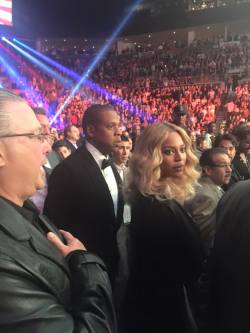 crisnait:  I LOG INTO FB AND MY AUNT POSTED THIS, SHE WAS THIS FUCKING CLOSE TO BEYONCE I SWEAR TO GOD I HATE HER AND HER RICH HUSBAND SO MUCH RN IM SO JEALOUS :((( 
