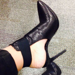 myshoebazar:  Jessica Simpson Pointed Toe Heels