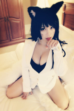 tasteslikecinnamonsprinkles:  hotcosplaychicks:  SNSD Ahri Cosplay by bunnibutt  Watch Cosplay vids and meet cosplayers in out Chat Room and Screening room:http://hotcosplaychicks.tumblr.com/chat  Its petting time