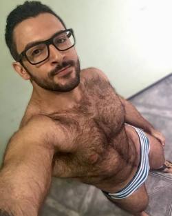 daddy-dave-smith:Sexy nerdy….. GRRRRRR that fur, &amp; flashing pit bush …. I’d have those panties off in seconds