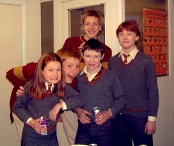 luminence:  perfetic:  this is the most precious beautiful picture ever i cannot right now  aw look at ginny  