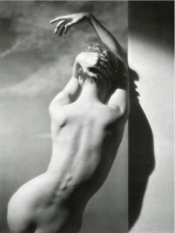  George Platt Lynes - Female Nude, 1950. 