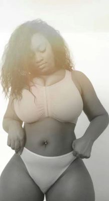 That bra is too small for her. It makes me uncomfortable just to look at this picture. &hellip;.my chest is sympathy throbbing.  Ladies, know your size and wear it. Wearing an ill fitting bra not only looks terrible but can leave blisters, bruises, and