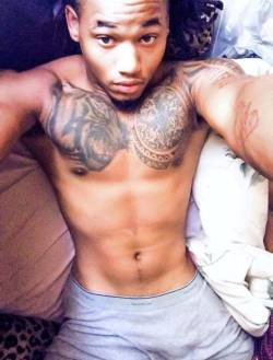 visionofpleasure:  freakdreamofme:  Yes please  I wanna see him n his brother nudes I know somebody has em lol