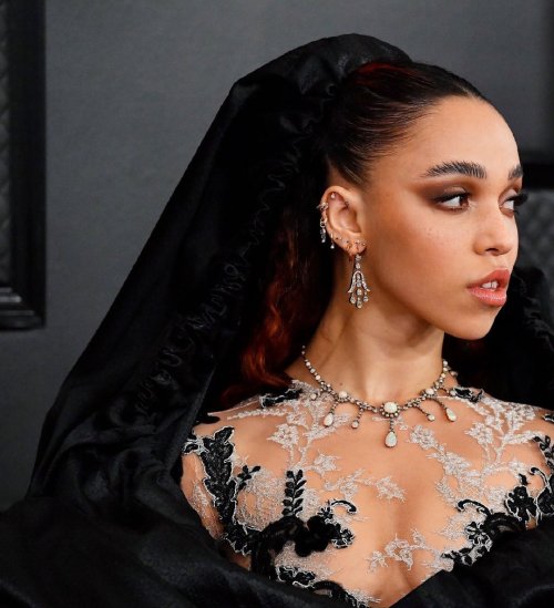wandering-songstress: FKA Twigs at the 2020 Grammy Awards