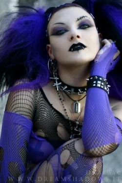 mistressvamp:  MistressVamp:  ♆ Gothic Subculture. Fashion . Beauty. Photography. Sex. Love. Curly Hair. DreadLocks. Quotes. Gifs. Cars.♆   (via goth | Gothic.Industrial.Culture)