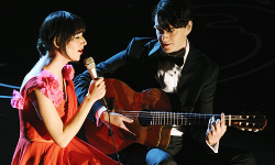 delevingned-deactivated20151023:  Karen O and Ezra Koenig perform ‘The Moon Song’ from the movie ‘Her’ during the 86th Annual Academy Awards 