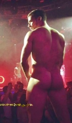 biebernaked:  Nick Jonas come to my house and put that tight ass on my face for I can smell it 💦😍😍😋😋