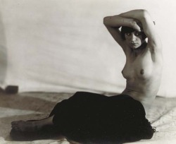 madivinecomedie: Frantisek Drtikol  Frantisek Drtikol. Untitled (Seated nude with drapery), 1922-1928 Via mutualart  View Post 
