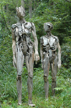 pisshets: cunningcelt:  oddysoddrealm:   littlelimpstiff14u2:  Haunting Driftwood Sculptures By Japanese Artist  Nagato Iwasaki Nagato Iwasaki is one of those artists you don’t know much about. But his art talks for itself. The Japan-based artist creates
