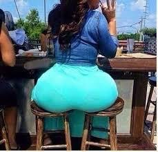palmfeeder:  palmfeeder:  onemorebite3:  Where’s this Reddit page?!   Love big butts that need more than 1 chair for support!   Time to reblog these widelods