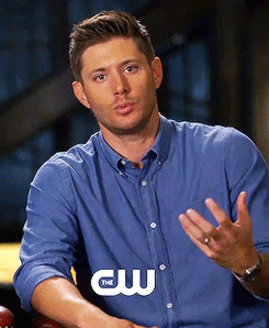 found-liquorstore-and-drank-itt:  jacklesonmymind:   [x]  he does that hands ‘boom’ a lot.  so cute.  jensen boom ackles.  he does that eyebrow thing all the time when he’s concentrating too and its so cute.  