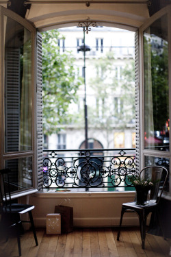dustjacketattic:  Beautiful french windows in my habitat parisien - http://makingmagique.com   C’est magnifique