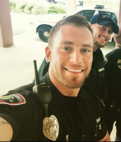 jeffandnateapproved:  lickstudfeet:  thisutahbear: For more like this visit: http://thisUTAHbear.tumblr.com I think I need to be strip searched  Jeff &amp; Nate Approved! 🇺🇸👍🏻👮🏻