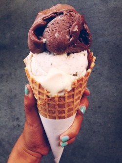 ambermozo:  3 scoop gelato waffle cone for ũ. Dont mind if i do. 