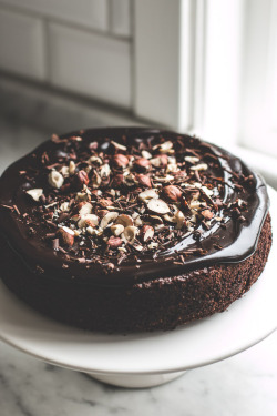 foodiebliss:  Flourless Chocolate Hazelnut CakeSource: Baking Magique