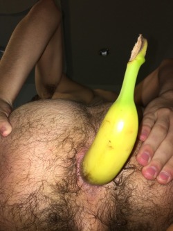 gayhairyy:Banana up my ass