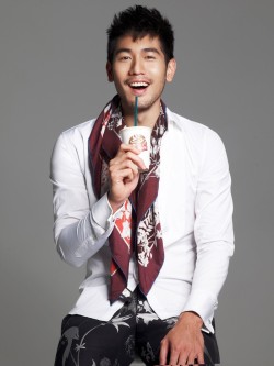 juztlittlething:  Little Thing: Singapore Photographer Leslie Kee  Godfrey Gao and Leslie Kee work together = Perfect image.Picture Credit: http://www.mens-folio.com G…  View Post 