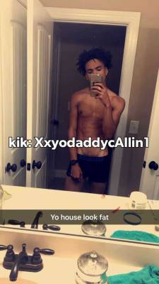 nkoolkidtradez:  nkoolkidtrade:  HMU to trade for “ J ” file. Should I post the video of his sextape or him getting head. His sextape is 4 minutes long 😂  Going to post it soon 